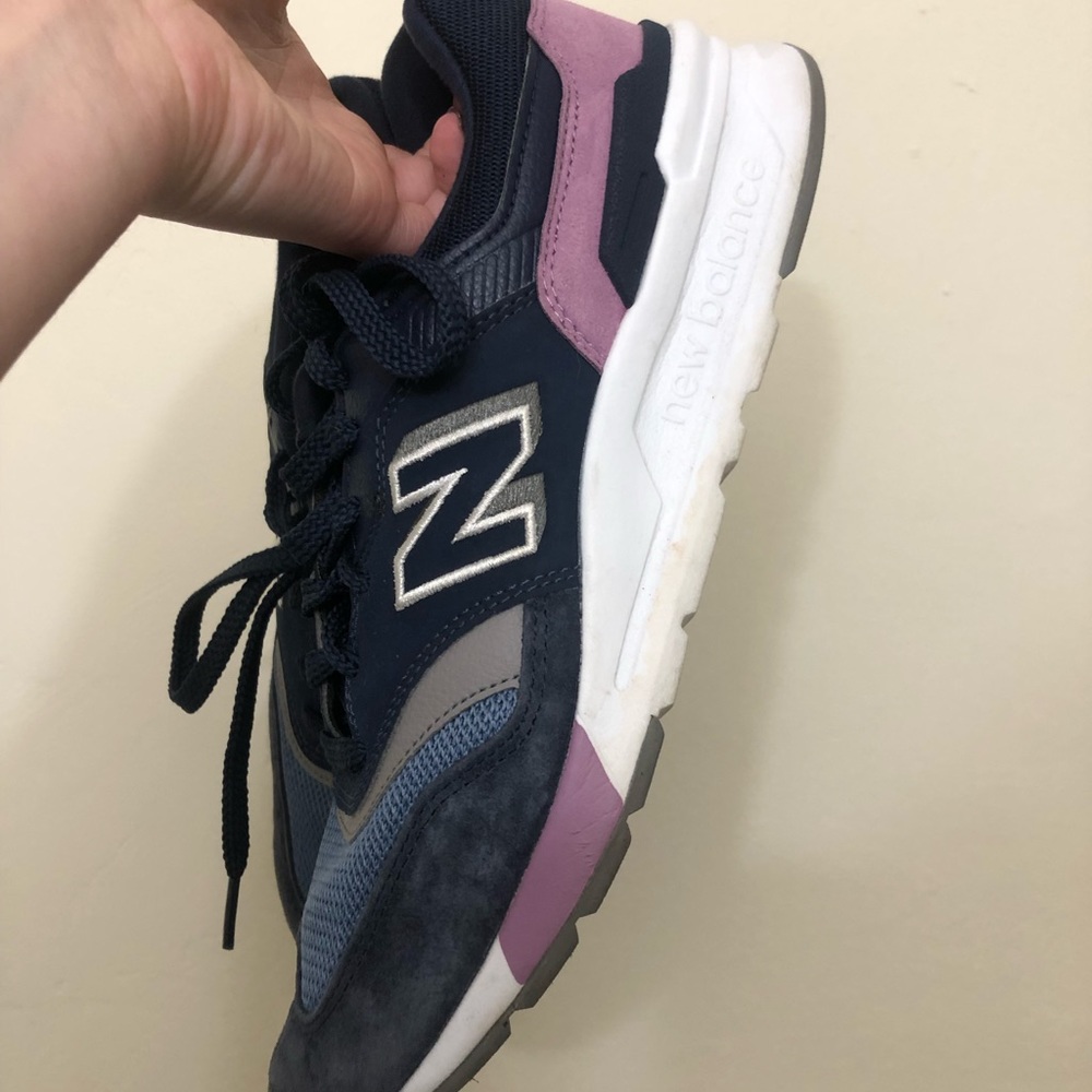 New Balance Tennis Shoes